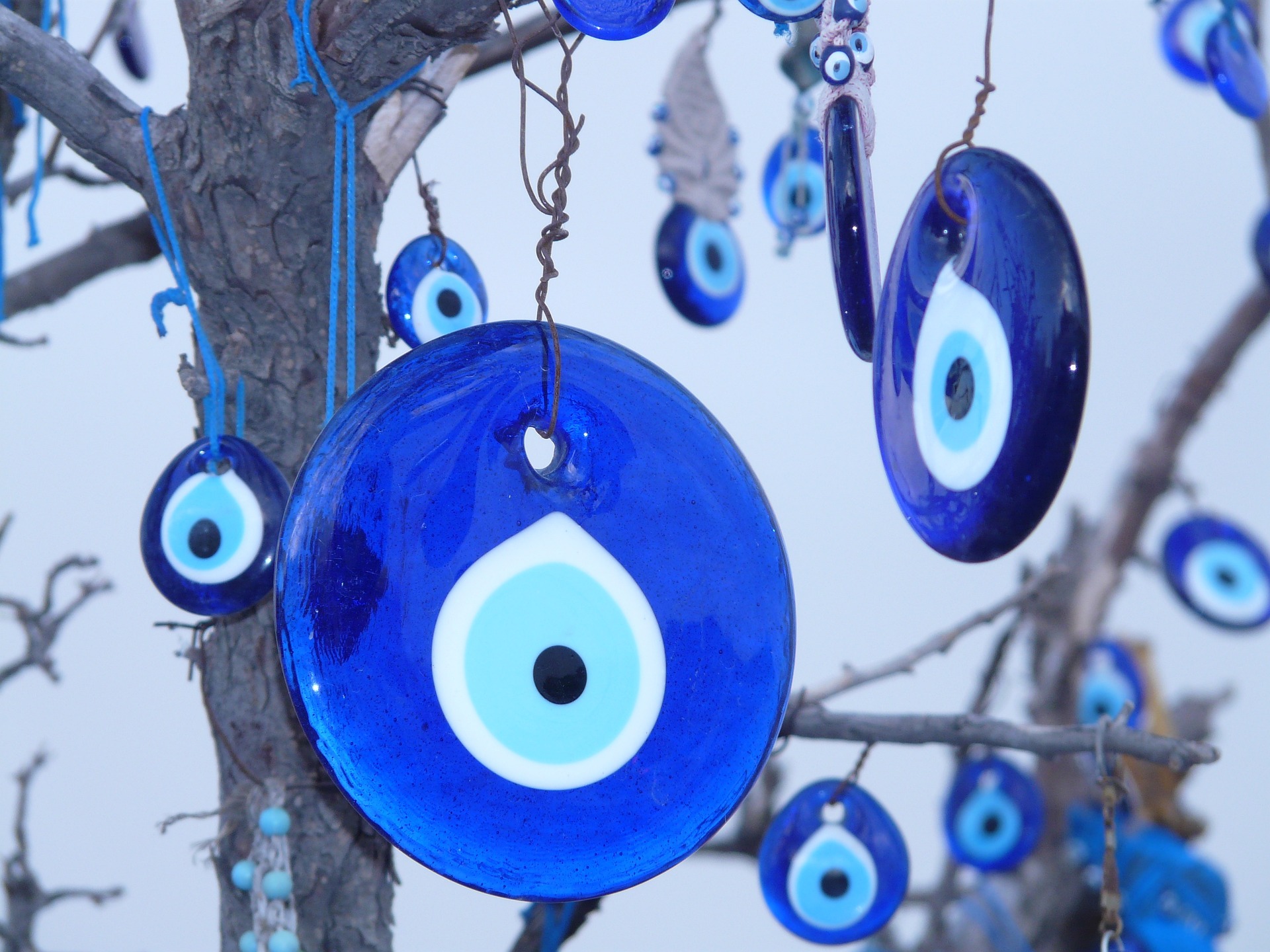 Quelle est la signification de l’œil bleu grec ? 